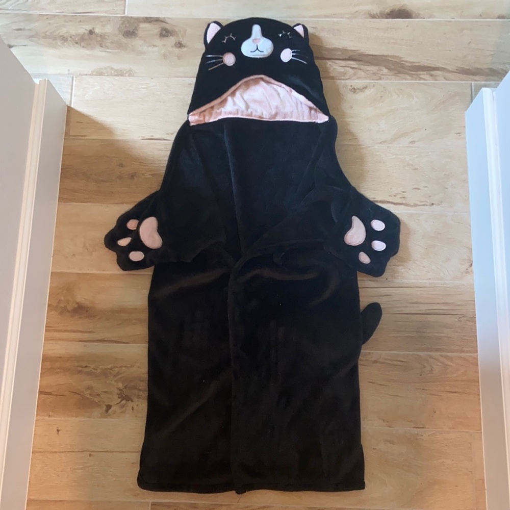 Girl’s Pajamas/ Robe